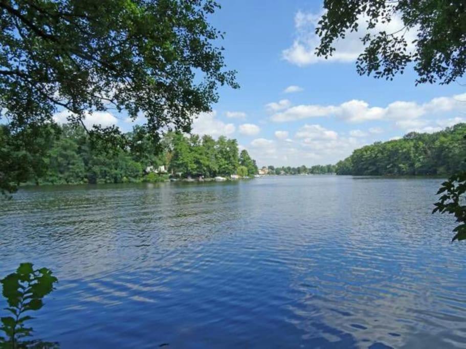 Dachwohnung Mit Wasserblick Und Eigenem Bootssteg Berlín Exterior foto